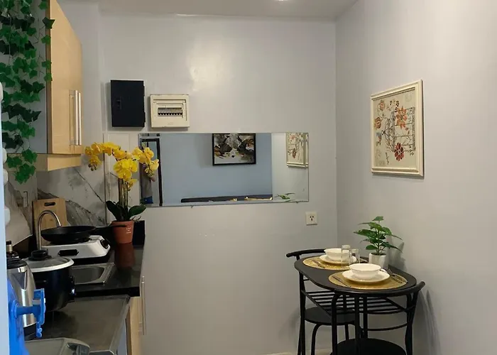 Near Sm, Ayala, & It Park - Lot 8 Aparthotel *